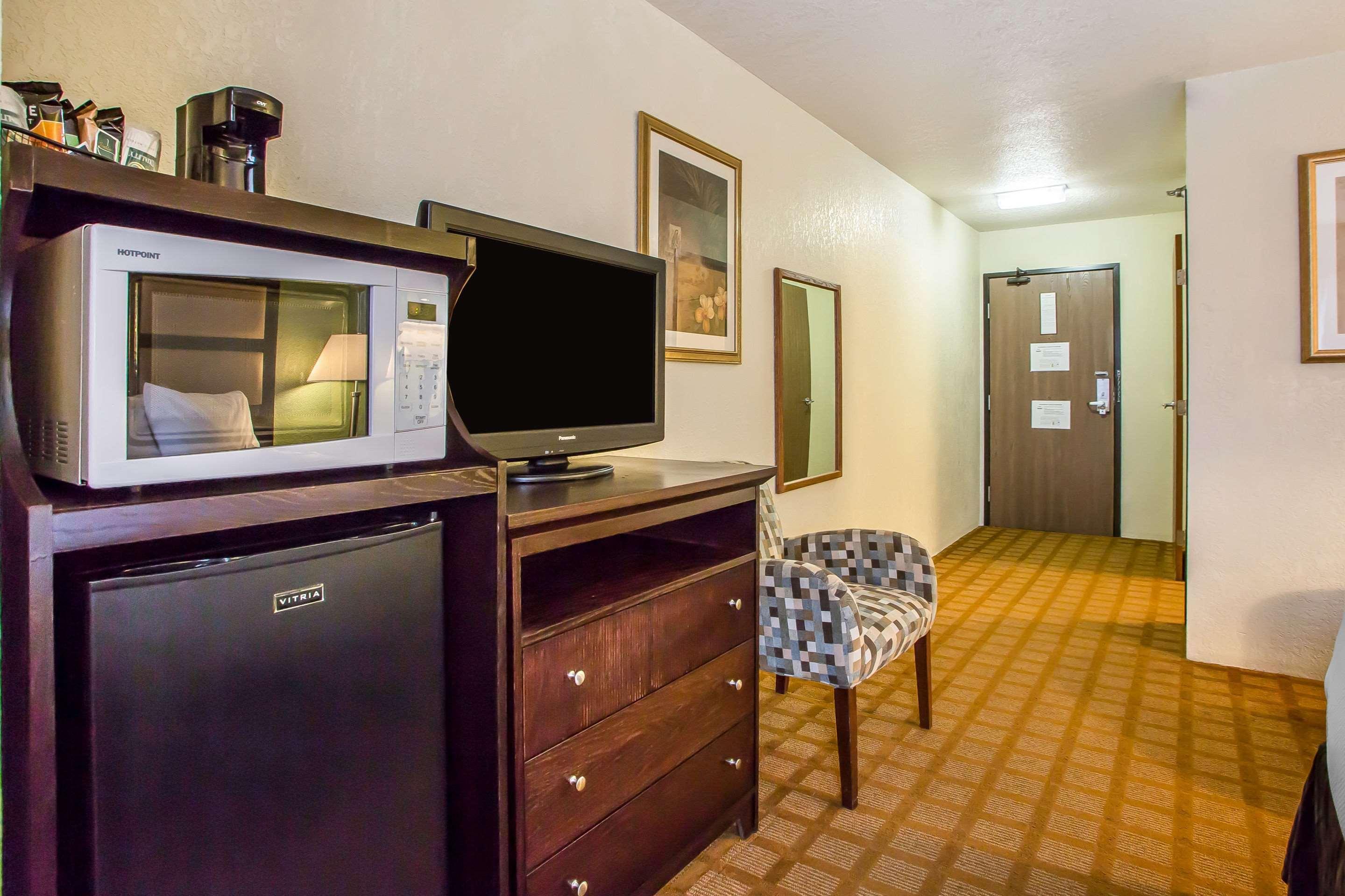 Quality Inn & Suites Marinette Exterior foto