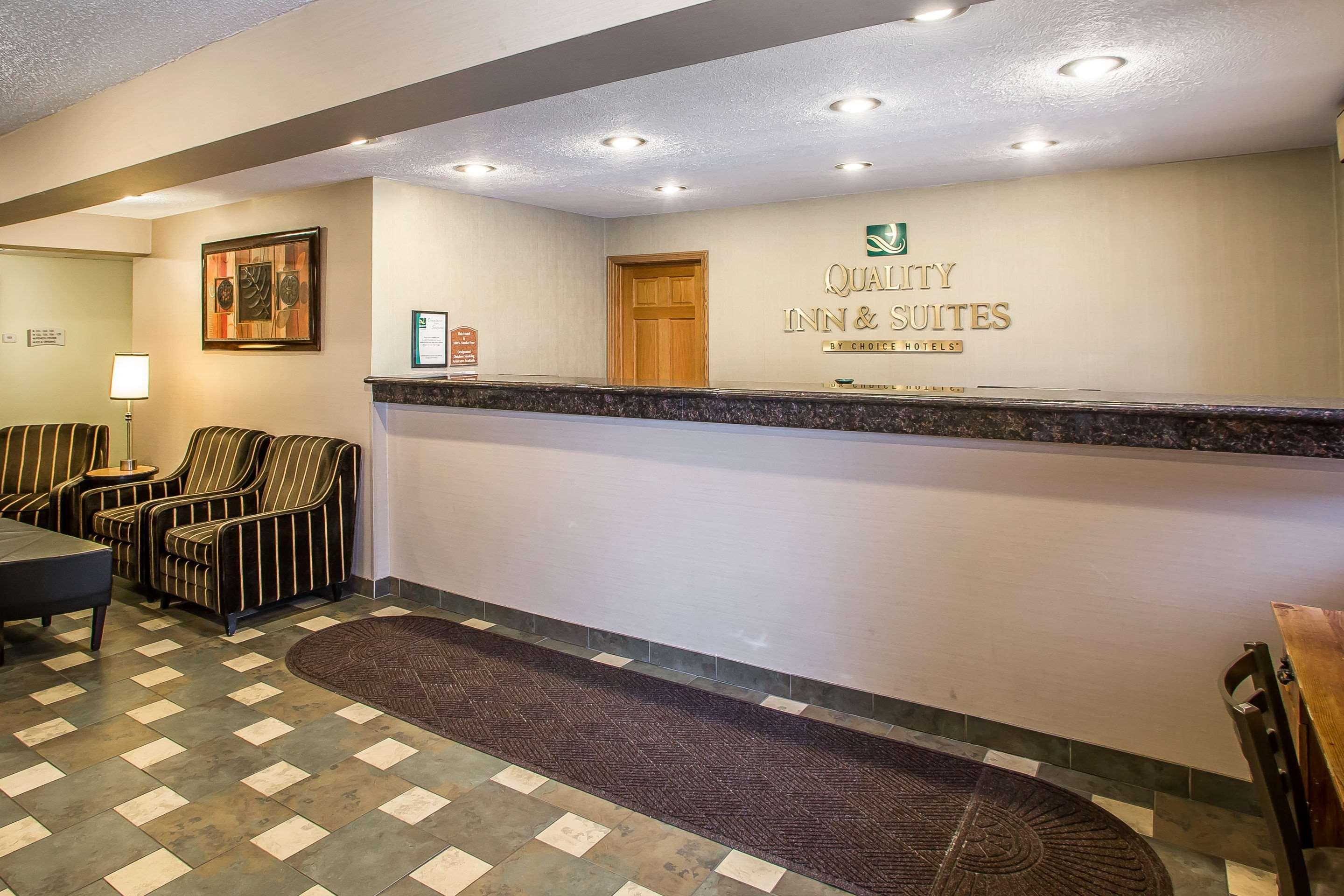Quality Inn & Suites Marinette Exterior foto