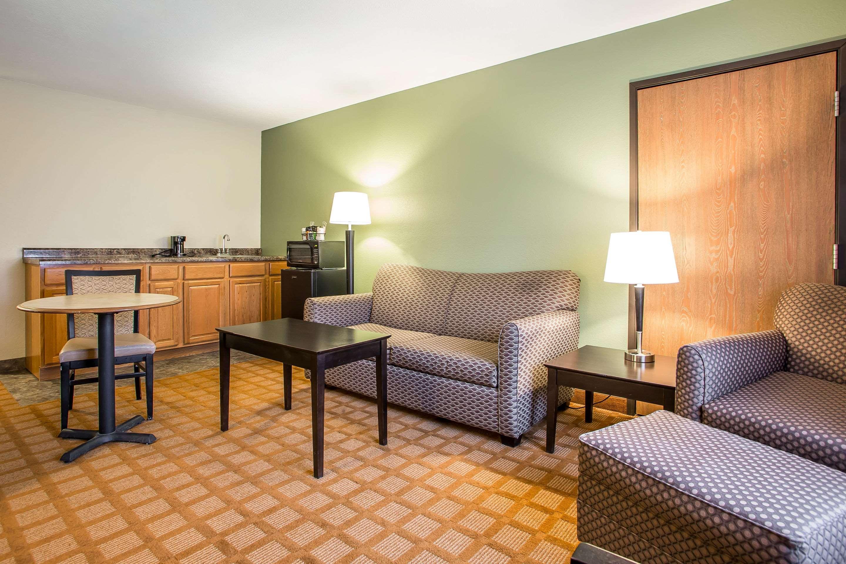 Quality Inn & Suites Marinette Exterior foto