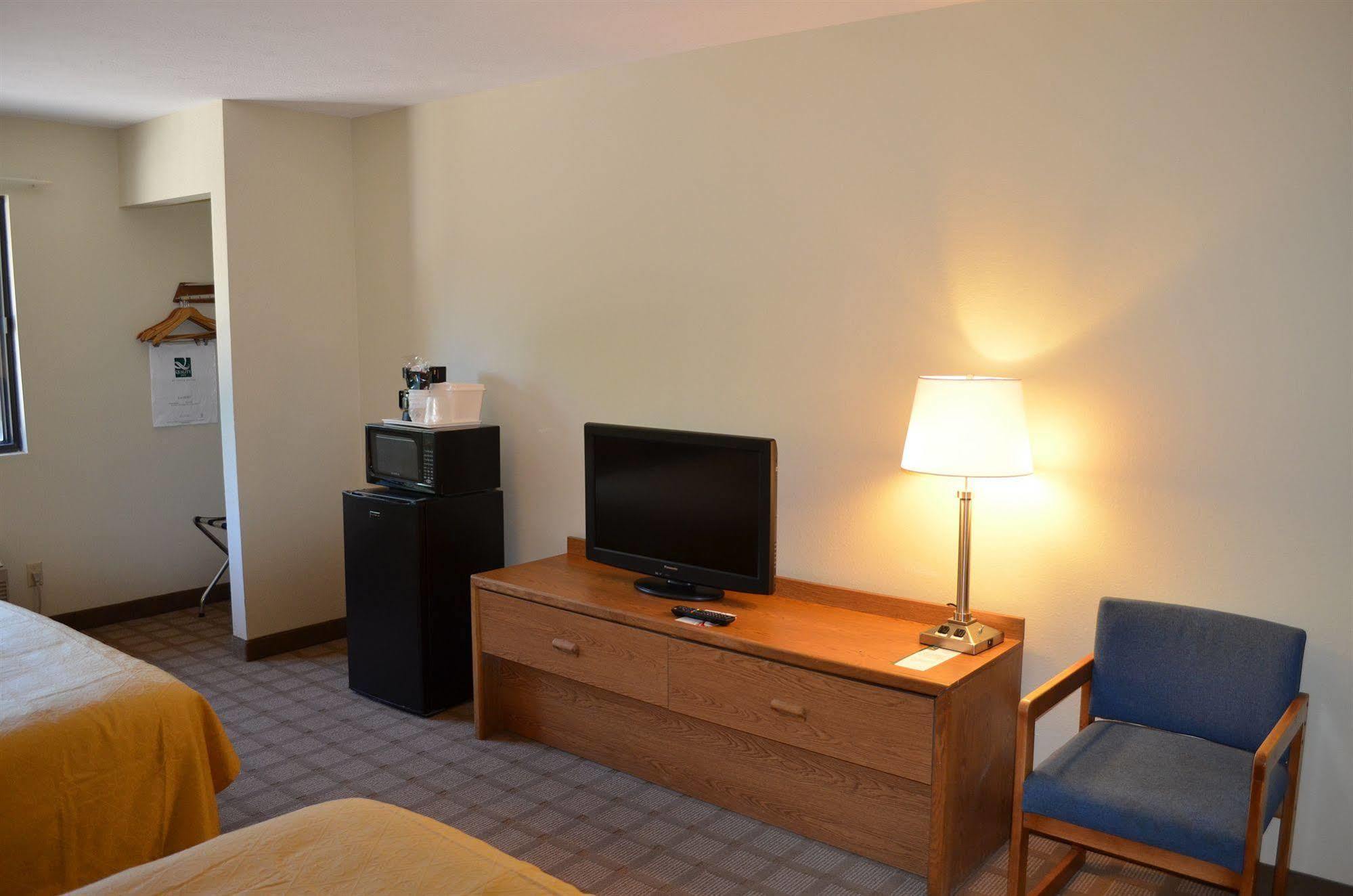Quality Inn & Suites Marinette Habitación foto